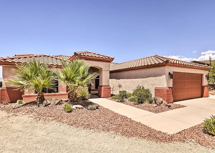 Bullhead Oasis W/ Fire Pit + Mtn View! Holiday home Bullhead City