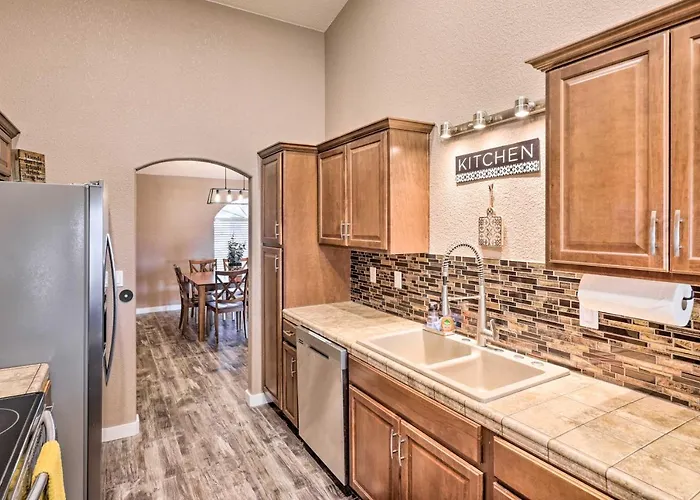 Holiday home Bullhead Oasis W/ Fire Pit + Mtn View! Bullhead City