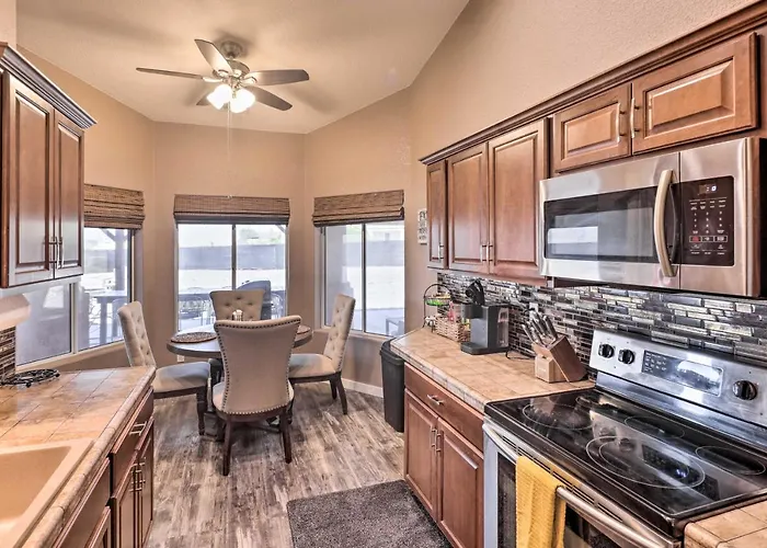 Holiday home Bullhead Oasis W/ Fire Pit + Mtn View!