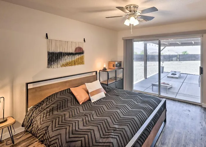 Holiday home Bullhead Oasis W/ Fire Pit + Mtn View! Bullhead City