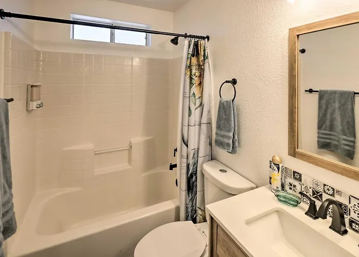 Holiday home Bullhead Oasis W/ Fire Pit + Mtn View! Bullhead City