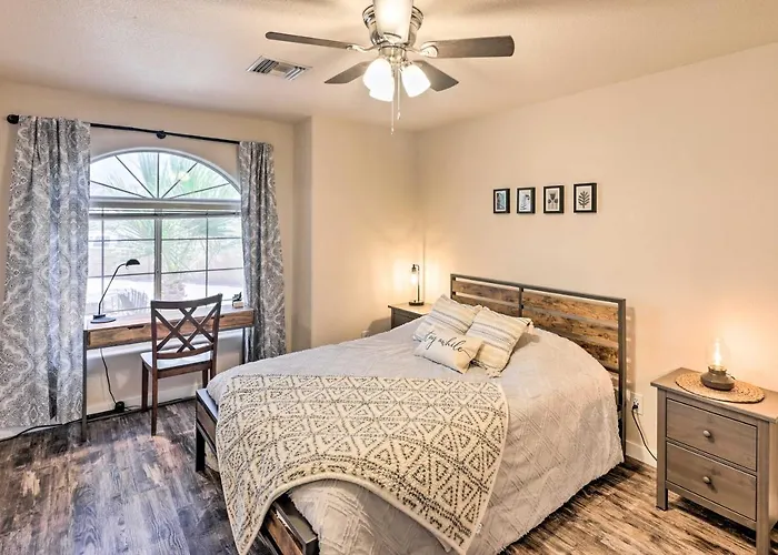 Bullhead Oasis W/ Fire Pit + Mtn View! Holiday home *