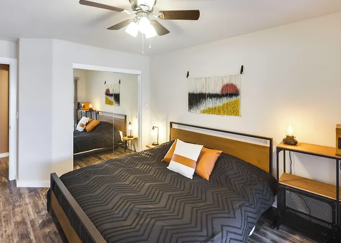 Bullhead Oasis W/ Fire Pit + Mtn View! Holiday home