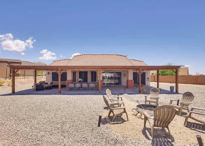 Bullhead Oasis W/ Fire Pit + Mtn View! Holiday home Bullhead City