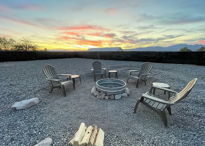 Bullhead Oasis W/ Fire Pit + Mtn View! Holiday home Bullhead City
