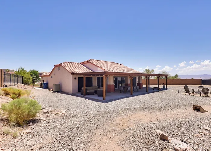 Bullhead Oasis W/ Fire Pit + Mtn View! *