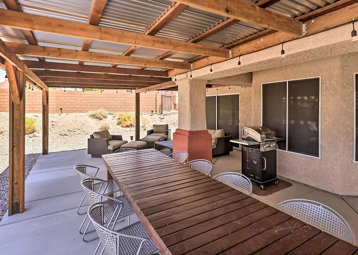 Bullhead Oasis W/ Fire Pit + Mtn View! *