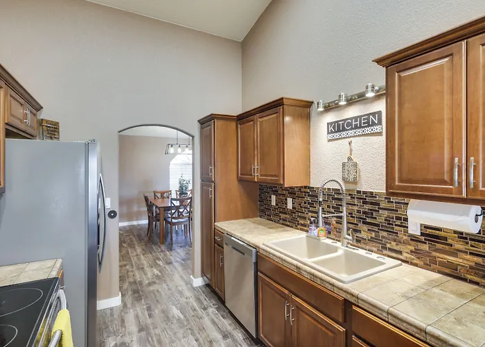 Bullhead Oasis W/ Fire Pit + Mtn View! * Bullhead City