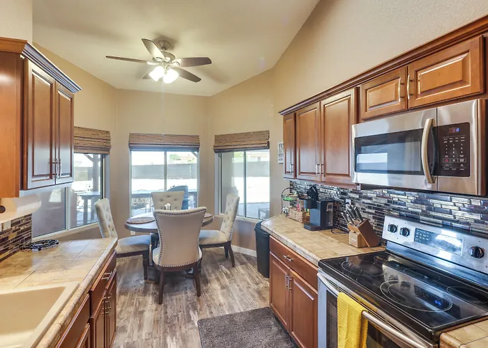 Holiday home Bullhead Oasis W/ Fire Pit + Mtn View! Bullhead City