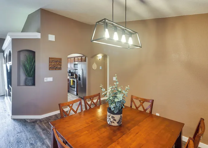 Holiday home Bullhead Oasis W/ Fire Pit + Mtn View!
