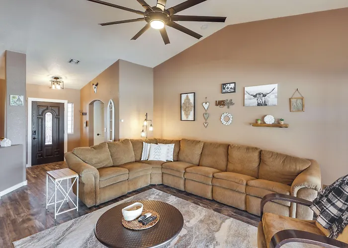 Bullhead Oasis W/ Fire Pit + Mtn View! *